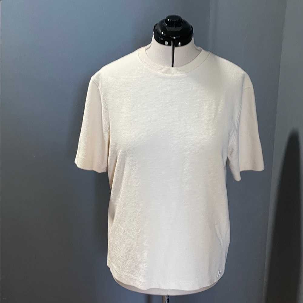 Zara Cream Short-Sleeve Crew Neck Tee Size- Medium